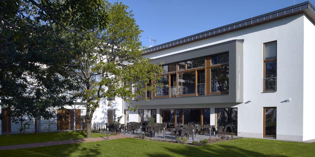 Barack Thermal Hotel And Spa Tiszakecske Exterior photo
