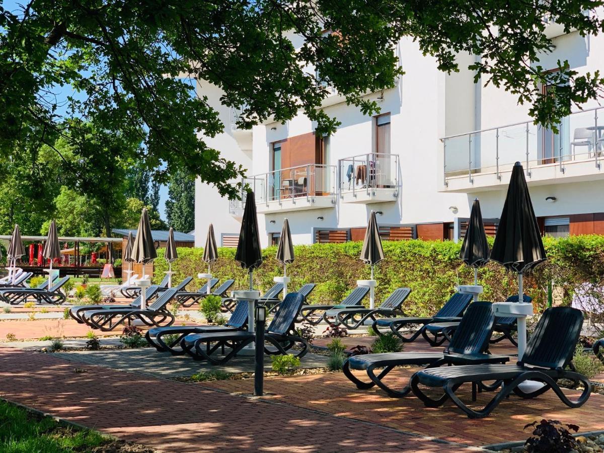 Barack Thermal Hotel And Spa Tiszakecske Exterior photo